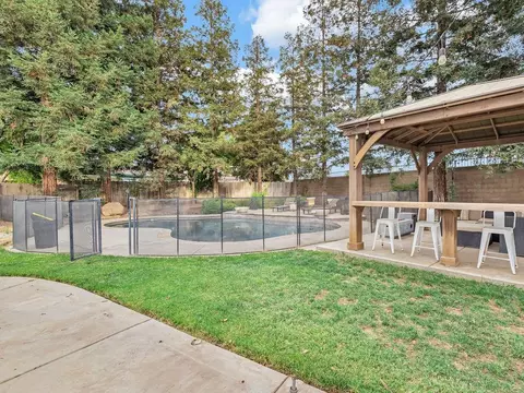 Exterior - 2248 Cherry Tree Ln, Riverbank, CA 95367 photo 9 of 11