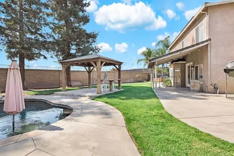 Exterior - 2248 Cherry Tree Ln, Riverbank, CA 95367 photo 4 of 11