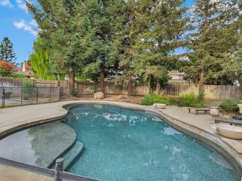 Exterior - 2248 Cherry Tree Ln, Riverbank, CA 95367 photo 5 of 11