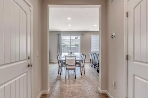 3853 Banyan Tree Dr, Modesto, CA 95355 photo 8