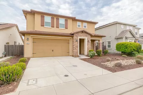 3853 Banyan Tree Dr, Modesto, CA 95355 photo 2