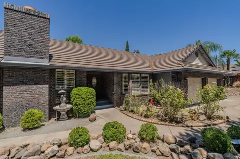 438 La Contenta Dr, Valley Springs, CA 95252