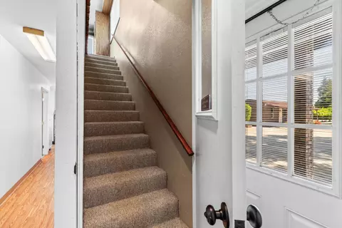 Entry Way - 20592 Ayers Rd, Escalon, CA 95320 photo 6 of 8