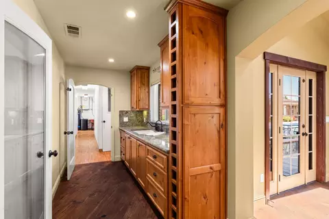 Entry Way - 20592 Ayers Rd, Escalon, CA 95320 photo 3 of 8