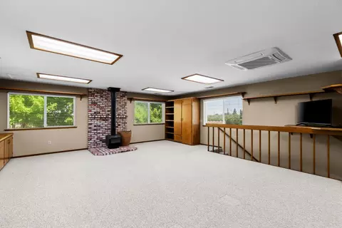 Living - 20592 Ayers Rd, Escalon, CA 95320 photo 7 of 8