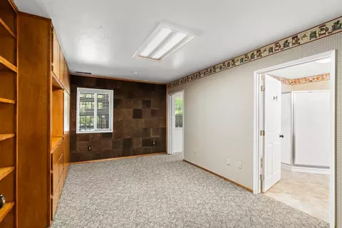 Bedroom - 20592 Ayers Rd, Escalon, CA 95320 photo 3 of 6
