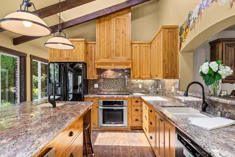 Kitchen - 20592 Ayers Rd, Escalon, CA 95320 photo 2 of 3