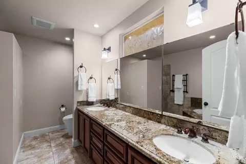 Bath - 20592 Ayers Rd, Escalon, CA 95320 photo 3 of 8