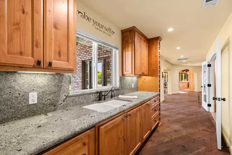 Entry Way - 20592 Ayers Rd, Escalon, CA 95320 photo 4 of 8