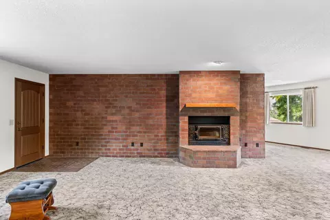 Living - 20592 Ayers Rd, Escalon, CA 95320 photo 4 of 8