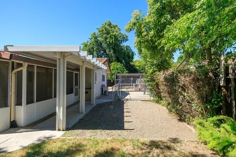 Exterior - 2704 Aston Ct, Modesto, CA 95355 photo 6 of 18