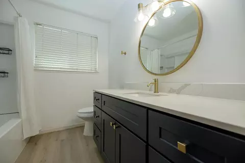 Bath - 2704 Aston Ct, Modesto, CA 95355 photo 3 of 5