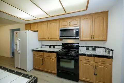 Kitchen - 2704 Aston Ct, Modesto, CA 95355 photo 3 of 4