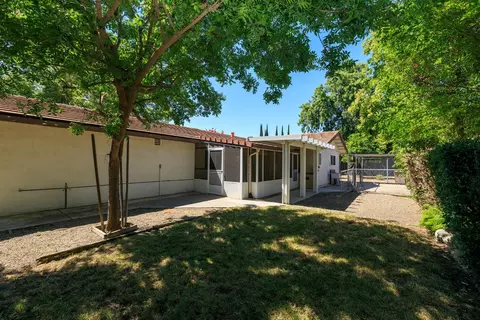 Exterior - 2704 Aston Ct, Modesto, CA 95355 photo 12 of 18