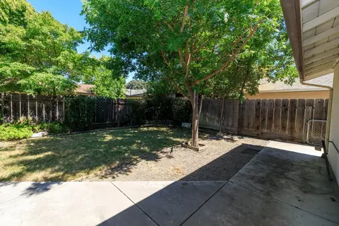 Exterior - 2704 Aston Ct, Modesto, CA 95355 photo 9 of 18