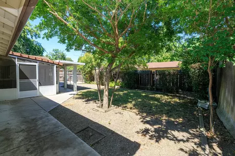 Exterior - 2704 Aston Ct, Modesto, CA 95355 photo 10 of 18