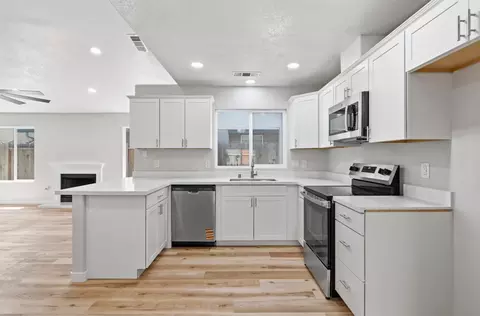 Kitchen - 1129 La Mesa St, Escalon, CA 95320 photo 1 of 2