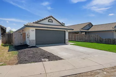Exterior - 1129 La Mesa St, Escalon, CA 95320 photo 6 of 6