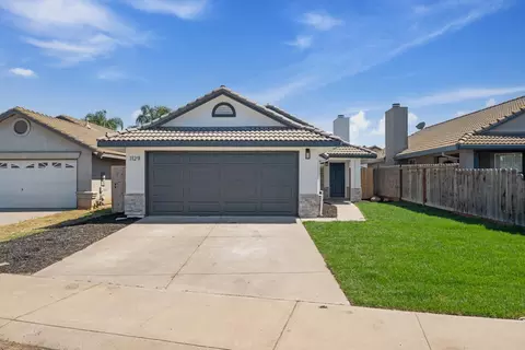 Exterior - 1129 La Mesa St, Escalon, CA 95320 photo 5 of 6