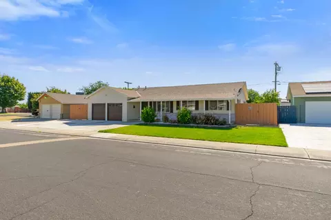 Exterior - 209 Charles Ave, Manteca, CA 95336 photo 3 of 12