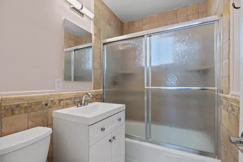 Bath - 209 Charles Ave, Manteca, CA 95336 photo 1 of 5