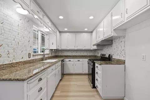 Kitchen - 209 Charles Ave, Manteca, CA 95336 photo 1 of 3