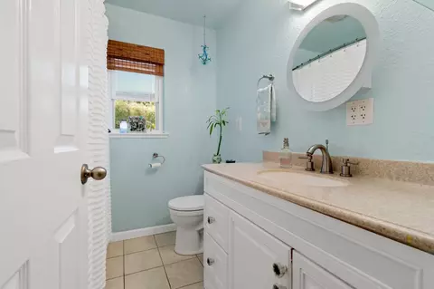 Bath - 2573 Bryan Way, Placerville, CA 95667 photo 2 of 2