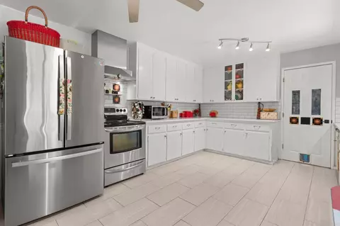 Kitchen - 2573 Bryan Way, Placerville, CA 95667 photo 2 of 3