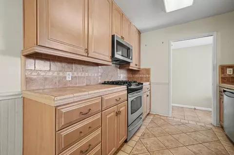 Kitchen - 195 Judy Dr, Sutter Creek, CA 95685 photo 4 of 4