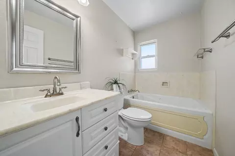 Bath - 195 Judy Dr, Sutter Creek, CA 95685 photo 1 of 2