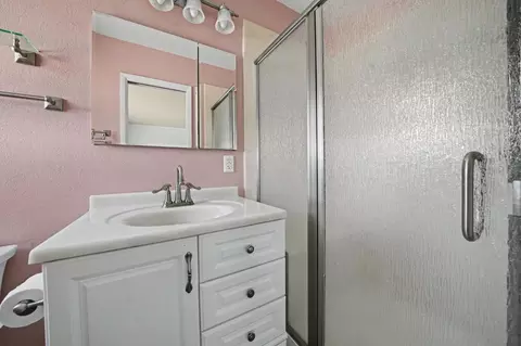 Bath - 195 Judy Dr, Sutter Creek, CA 95685 photo 2 of 2