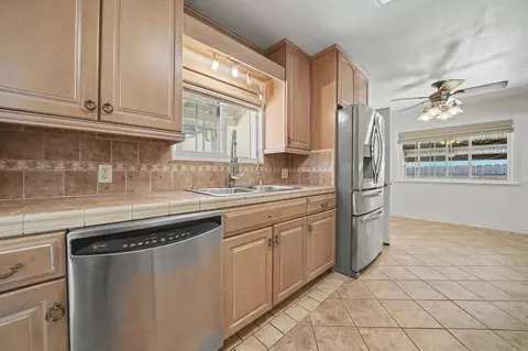 Kitchen - 195 Judy Dr, Sutter Creek, CA 95685 photo 2 of 4