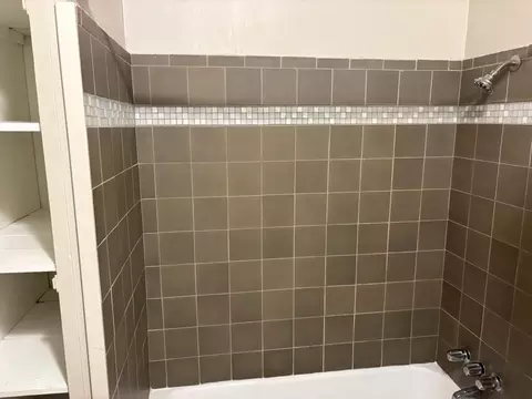 Bath - 318 Bodem St, Modesto, CA 95350 photo 2 of 3