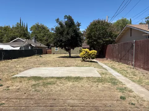 Exterior - 318 Bodem St, Modesto, CA 95350 photo 3 of 4