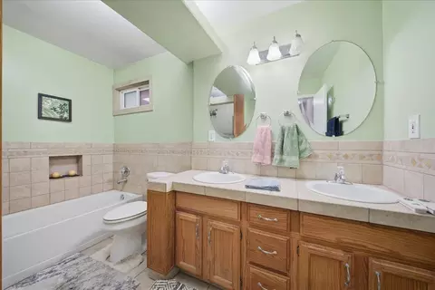 Bath - 5444 North Ave, Carmichael, CA 95608 photo 1 of 4