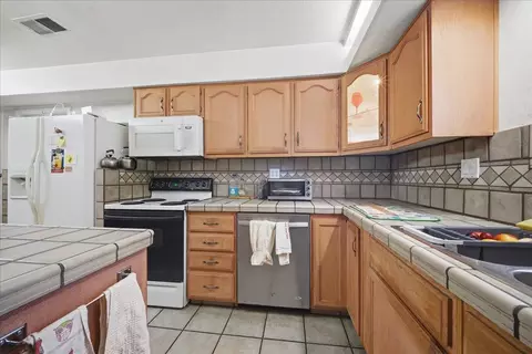 Kitchen - 5444 North Ave, Carmichael, CA 95608 photo 4 of 4
