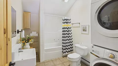 Bath - 1404 Karock Rd, Dorrington, CA 95223 photo 4 of 4