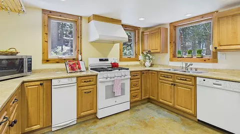 Kitchen - 1404 Karock Rd, Dorrington, CA 95223 photo 2 of 2
