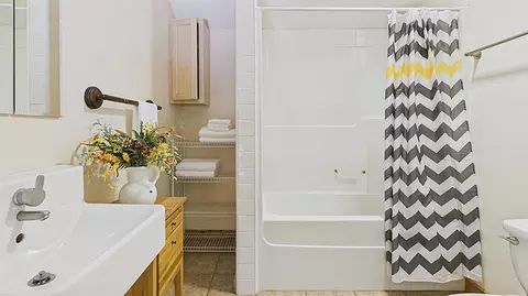 Bath - 1404 Karock Rd, Dorrington, CA 95223 photo 3 of 4