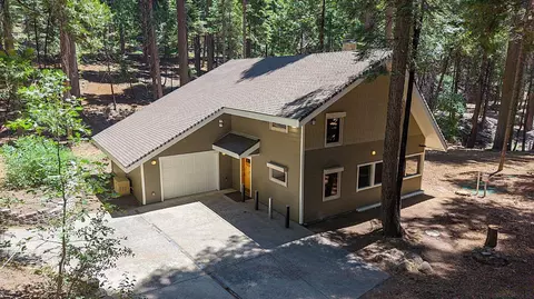 Exterior - 1404 Karock Rd, Dorrington, CA 95223 photo 6 of 11