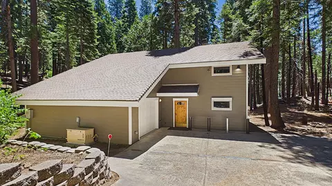 Exterior - 1404 Karock Rd, Dorrington, CA 95223 photo 2 of 11