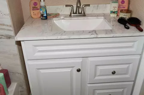 Bath - 1424 Mono Dr, Modesto, CA 95354 photo 1 of 5