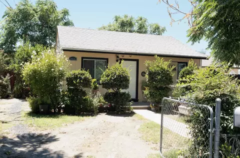 Exterior - 1424 Mono Dr, Modesto, CA 95354 photo 2 of 3