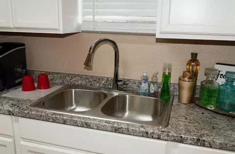 Kitchen - 1424 Mono Dr, Modesto, CA 95354 photo 2 of 7
