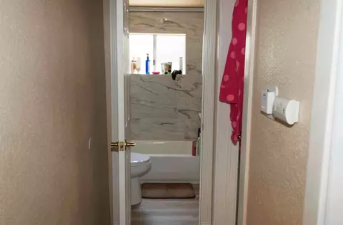 Entry Way - 1424 Mono Dr, Modesto, CA 95354 photo 4 of 5