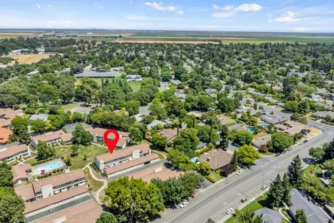 View/Area - 4848 El Cemonte Ave #5, Davis, CA 95618 photo 3 of 5
