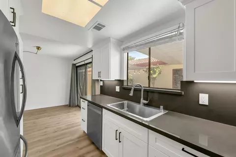 Kitchen - 4848 El Cemonte Ave #5, Davis, CA 95618 photo 2 of 2