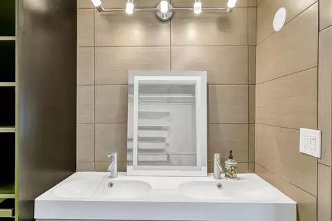 Bath - 4848 El Cemonte Ave #5, Davis, CA 95618 photo 4 of 5