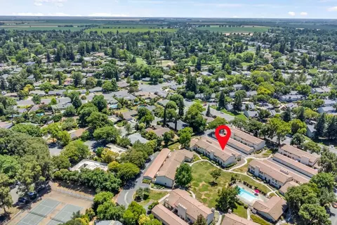 View/Area - 4848 El Cemonte Ave #5, Davis, CA 95618 photo 5 of 5