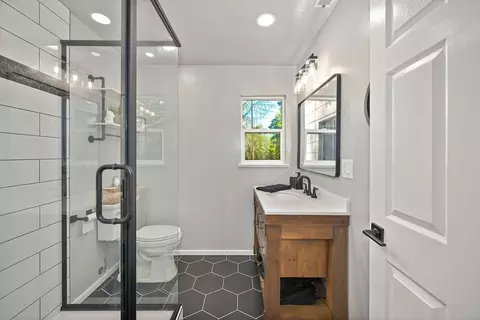 Bath - 6405 Palm Dr, Carmichael, CA 95608 photo 2 of 3